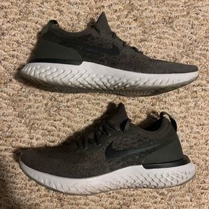 Nike Epic React Flyknit Olive